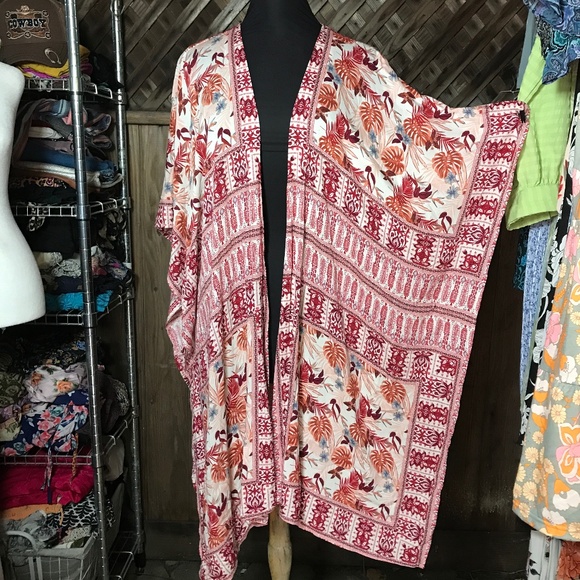 🦋 Knox Rose Kimono/Cover-up - Picture 3 of 5